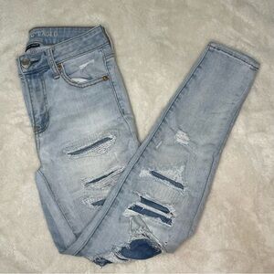 American Eagle Outfitters Light Blue Distressed Ripped Jeans - Size 4 Short